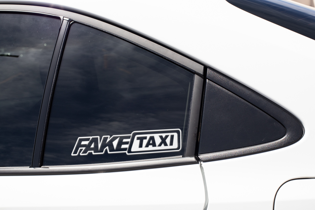 STICKER AUTO - FAKE TAXI - Giftfy.ro - Personalizări Premium